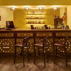 Three Crowns , Львов Украина